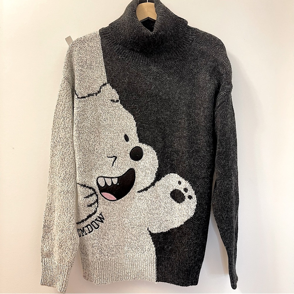 CARTOON BEAR EMBROIDERED TURTLENECK SWEATER